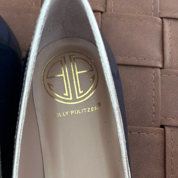 Lilly Pulitzer Blue Patent Leather Flats w/Jewel Gold Metal Elephant Detail 7.5 - Picture 3 of 8